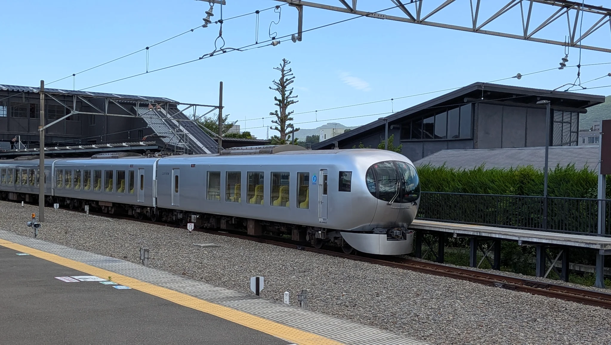 たまごみたいな特急、まあ乗らないんですが……